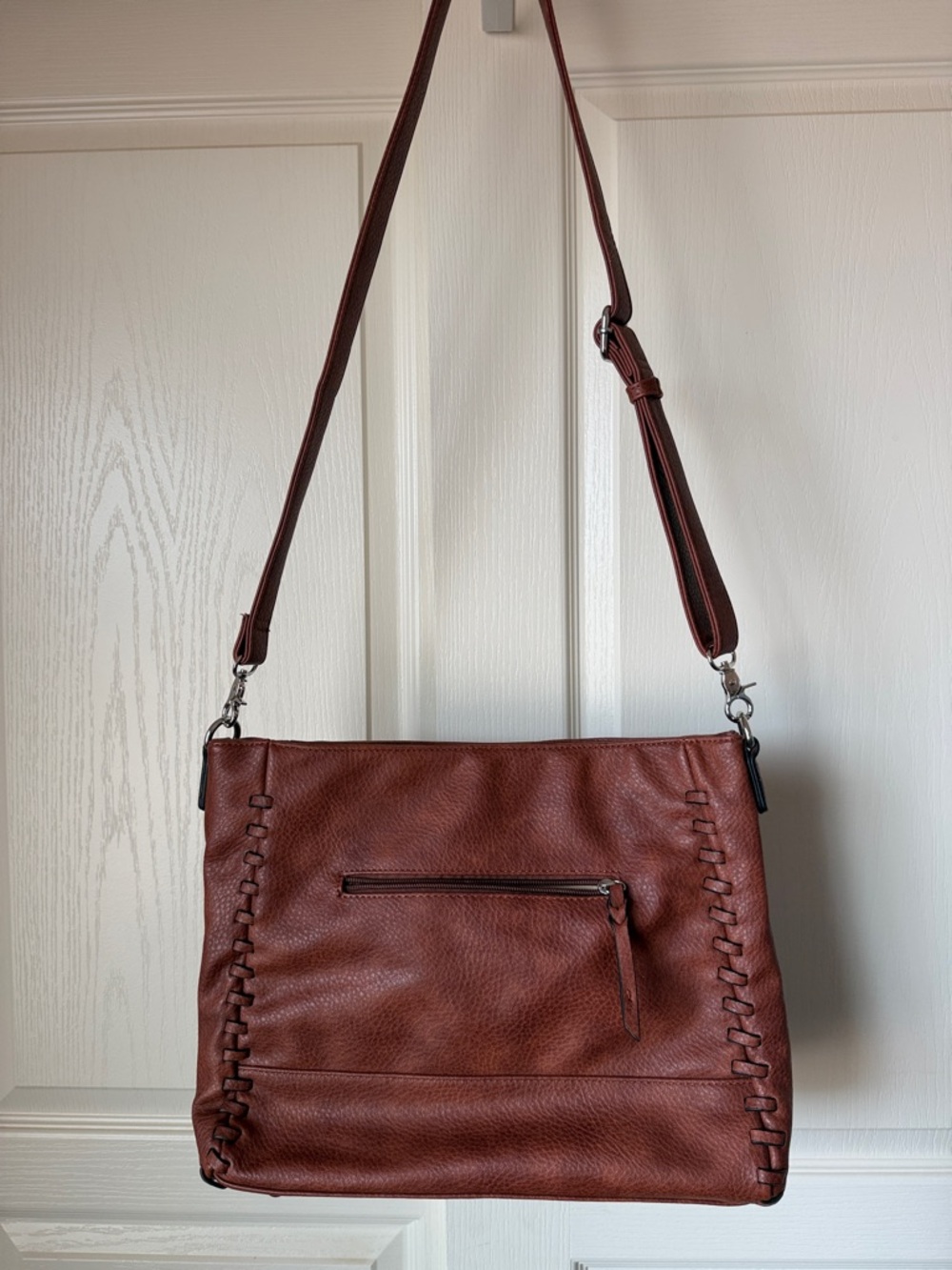 Lady Conseal Textured Brown Leather Shoulder Bag with Front Zip Pocket. 11x14.